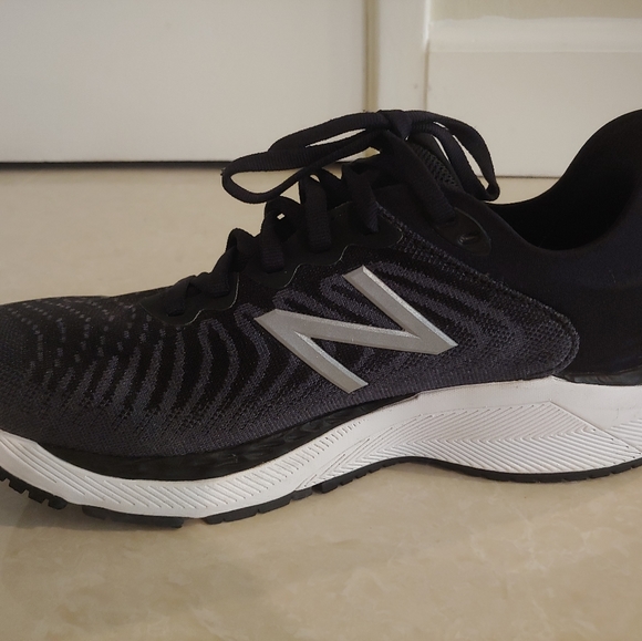 New Balance Women's W860B11 - Picture 5 of 11